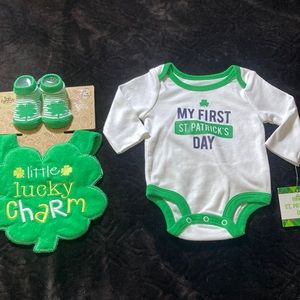 0-3m 1st St. Patrick’s Day SET NEW Bodysuit, Bib & Booties